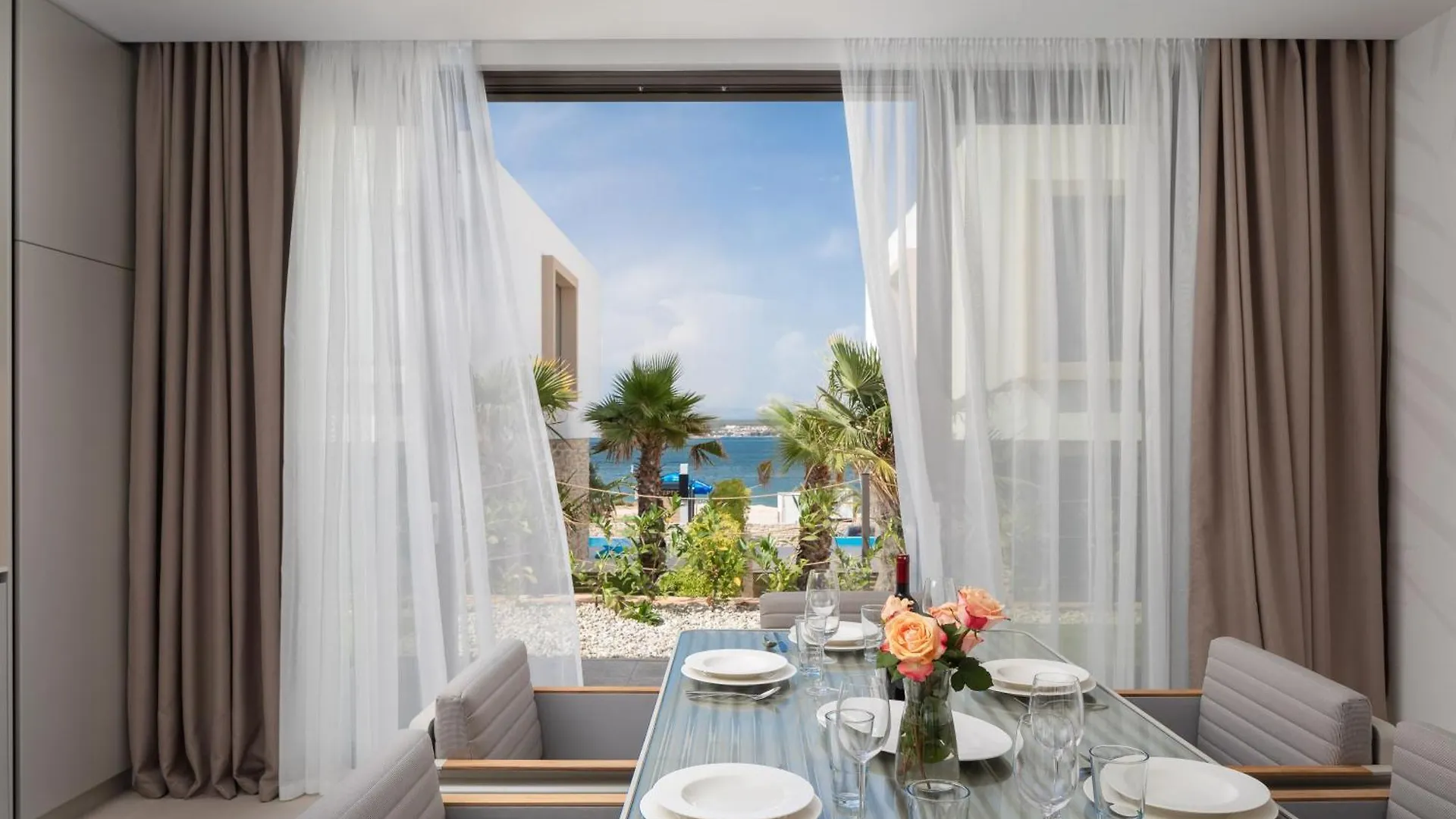 The Palms Resort Tkon Vila