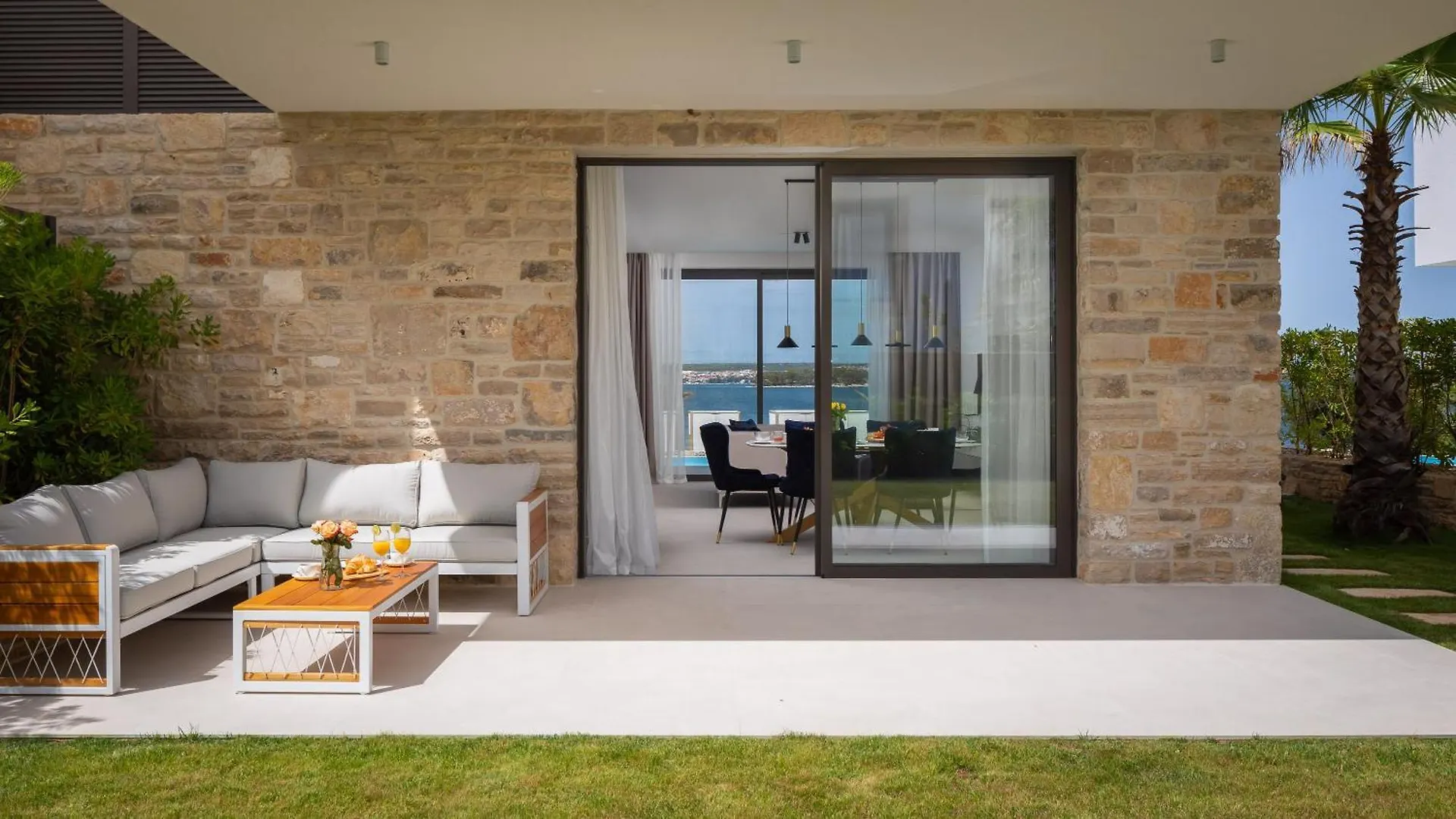 Villa The Palms Resort Tkon Croatia
